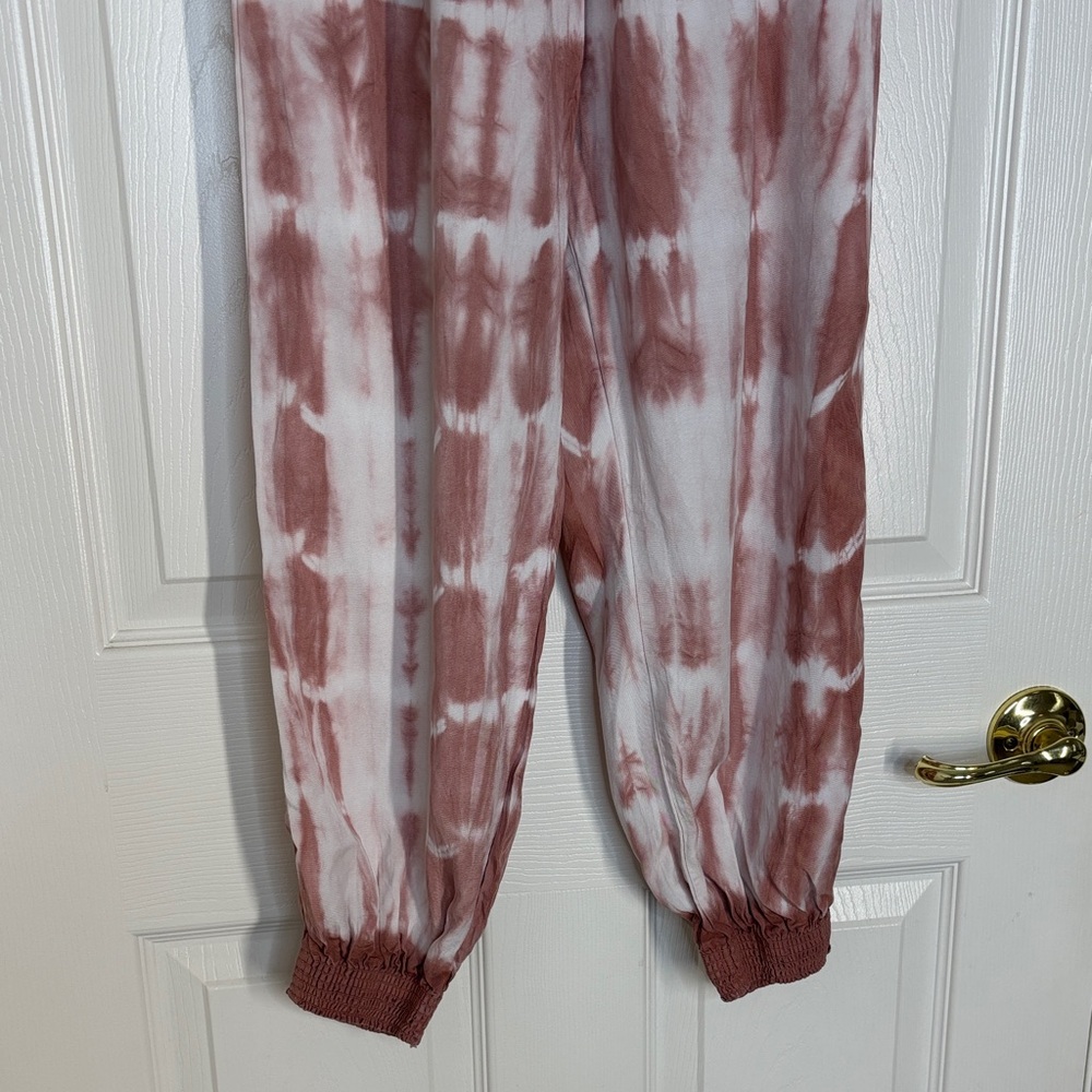 American Eagle Outfitters Tie-Dye Joggers in Pink and White - Picture 5 of 12